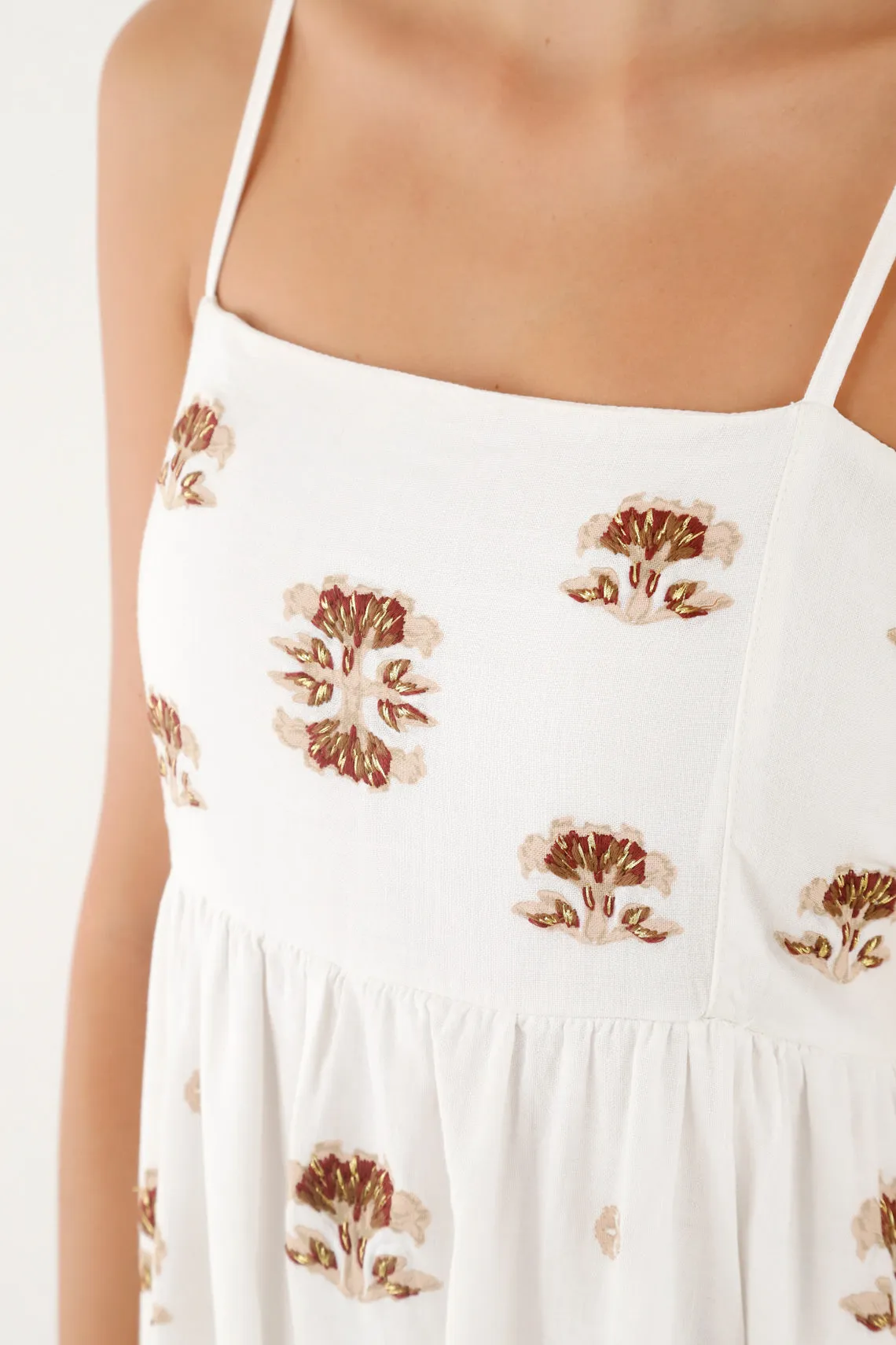 Vestido con mini print bordado crudo para mujer
